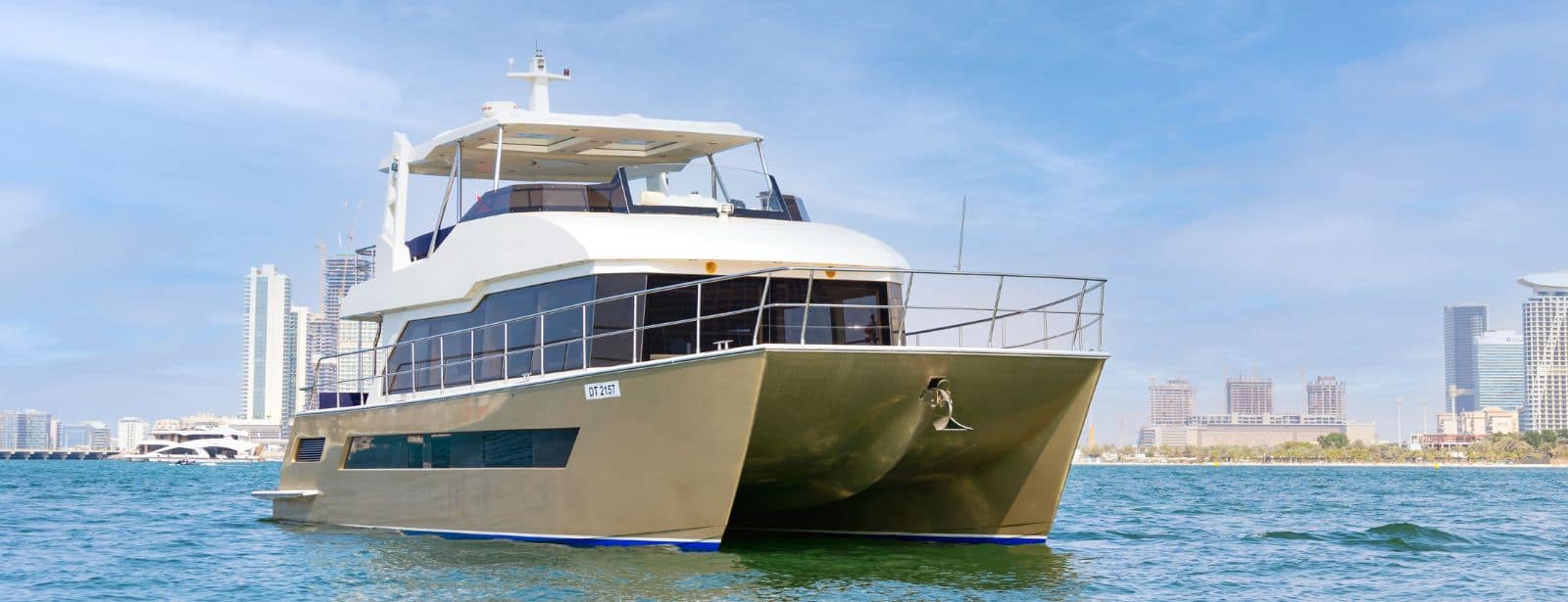 2 Hour Yacht Tour in Dubai Marina with Breakfast or BBQ Boat Tours and Cruises at bahrainmegadeals.com