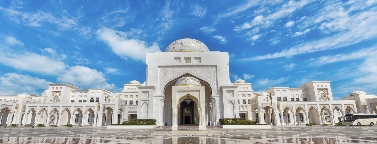 Qasr Al Watan Sightseeing and Tours at bahrainmegadeals.com