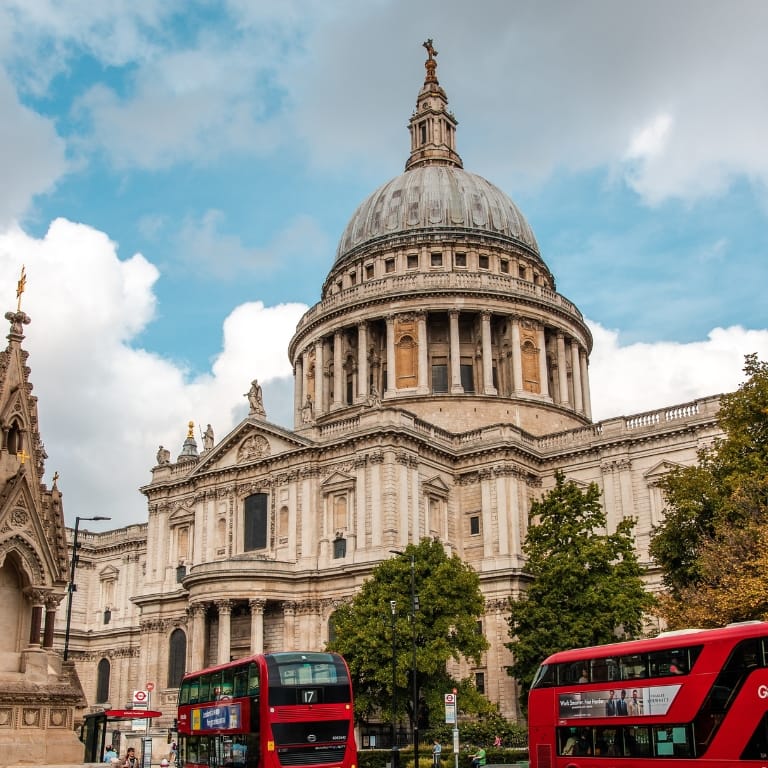 St Paul's Cathedral - Sightseeing and Tours by St Paul's cathedral