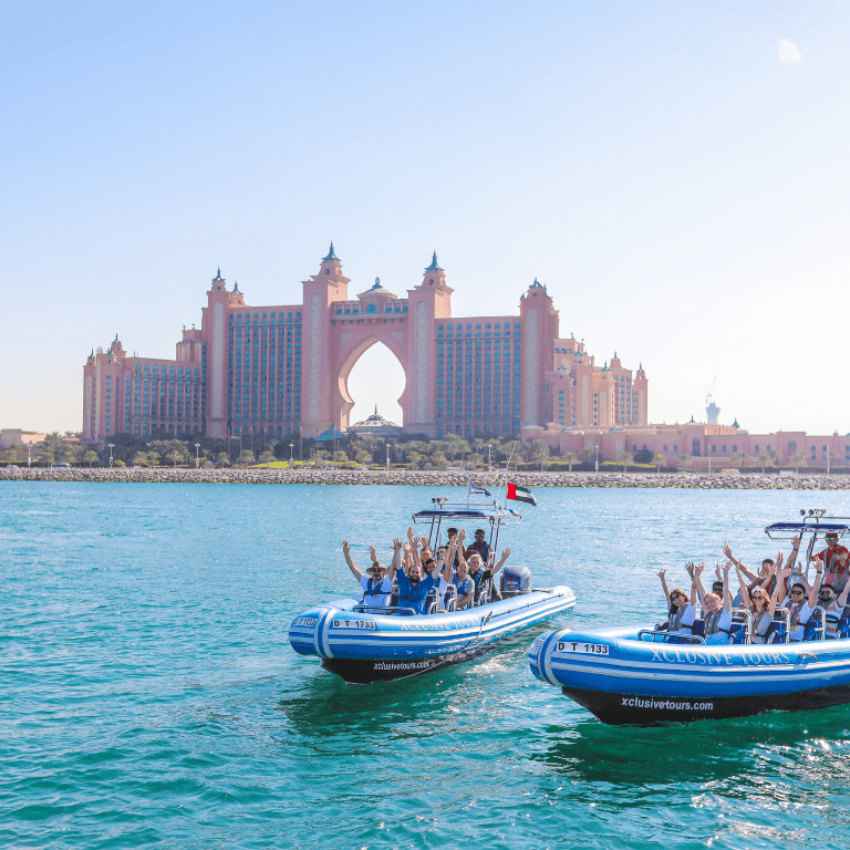 90 Mins Guided Sightseeing Boat Tour Must-see attractions